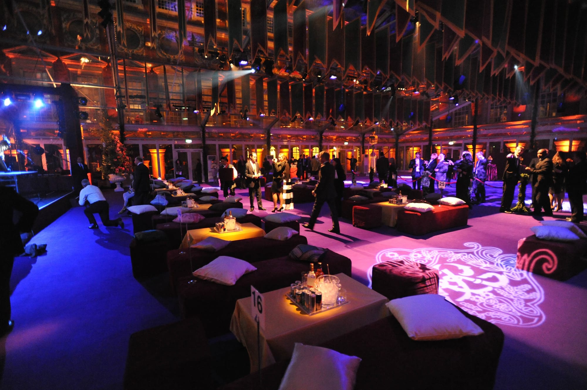 The lounge in the glass tent before the concert